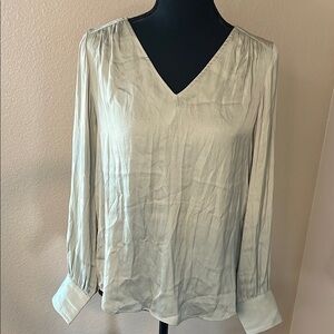 Elegant green V-Neck Women's Top